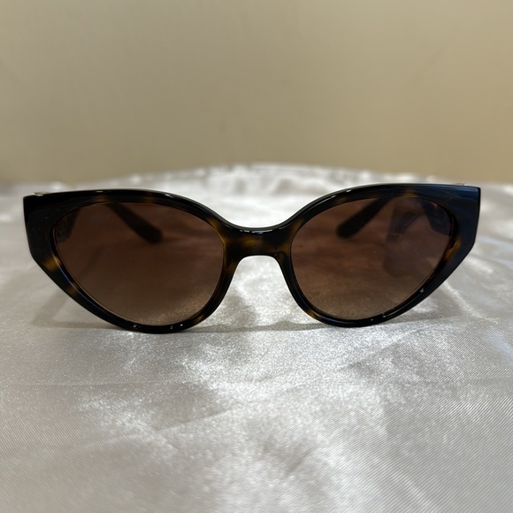 Dolce & Gabbana Cat Eye Sunglasses - Picture 2 of 4